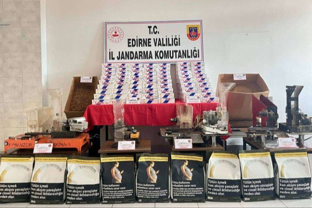 Uzunk&ouml;pr&uuml;'de ka&ccedil;ak sigara operasyonu