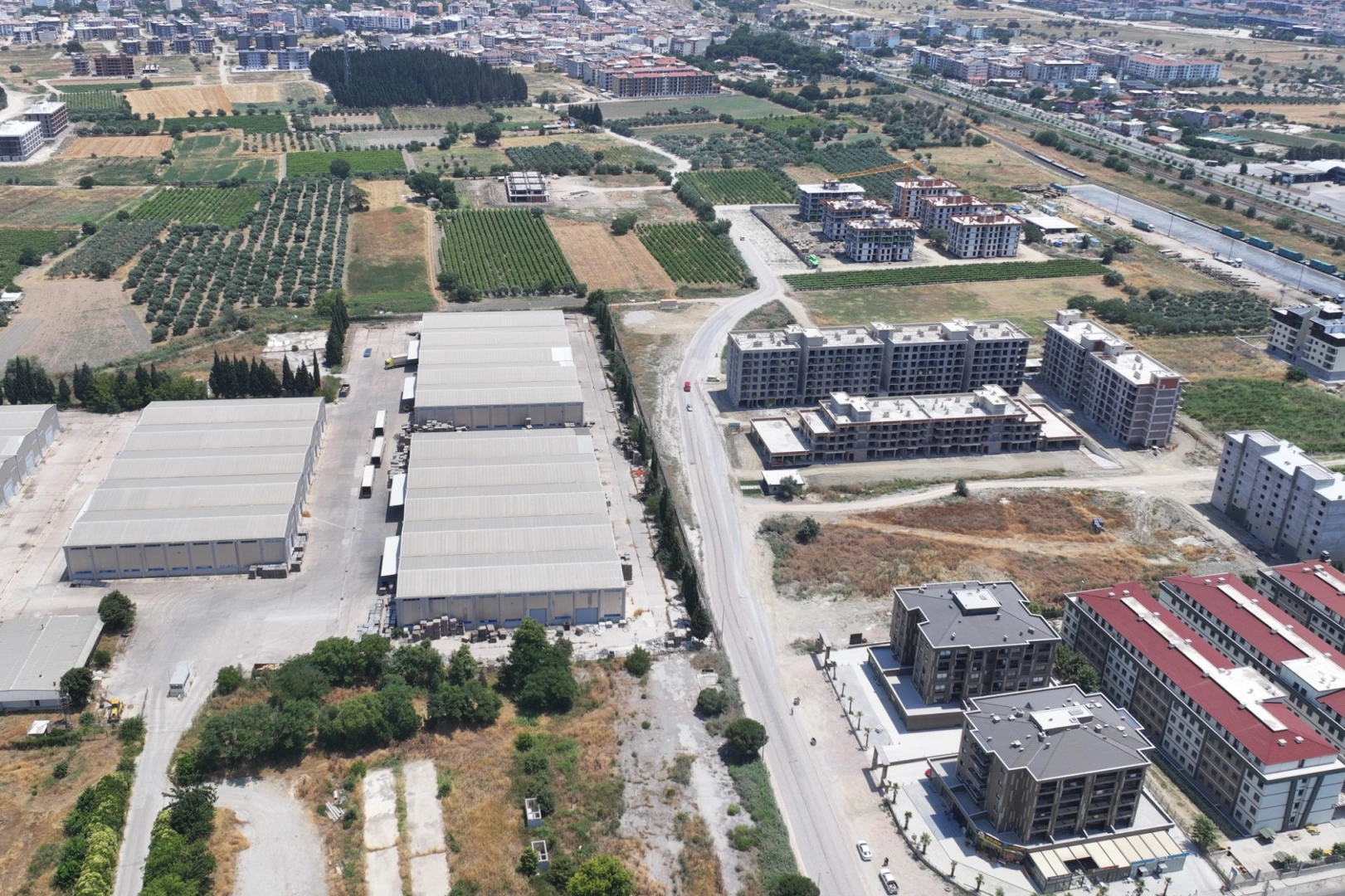 Manisa Muradiye'de asfalt &ccedil;alışmaları hız kazandı