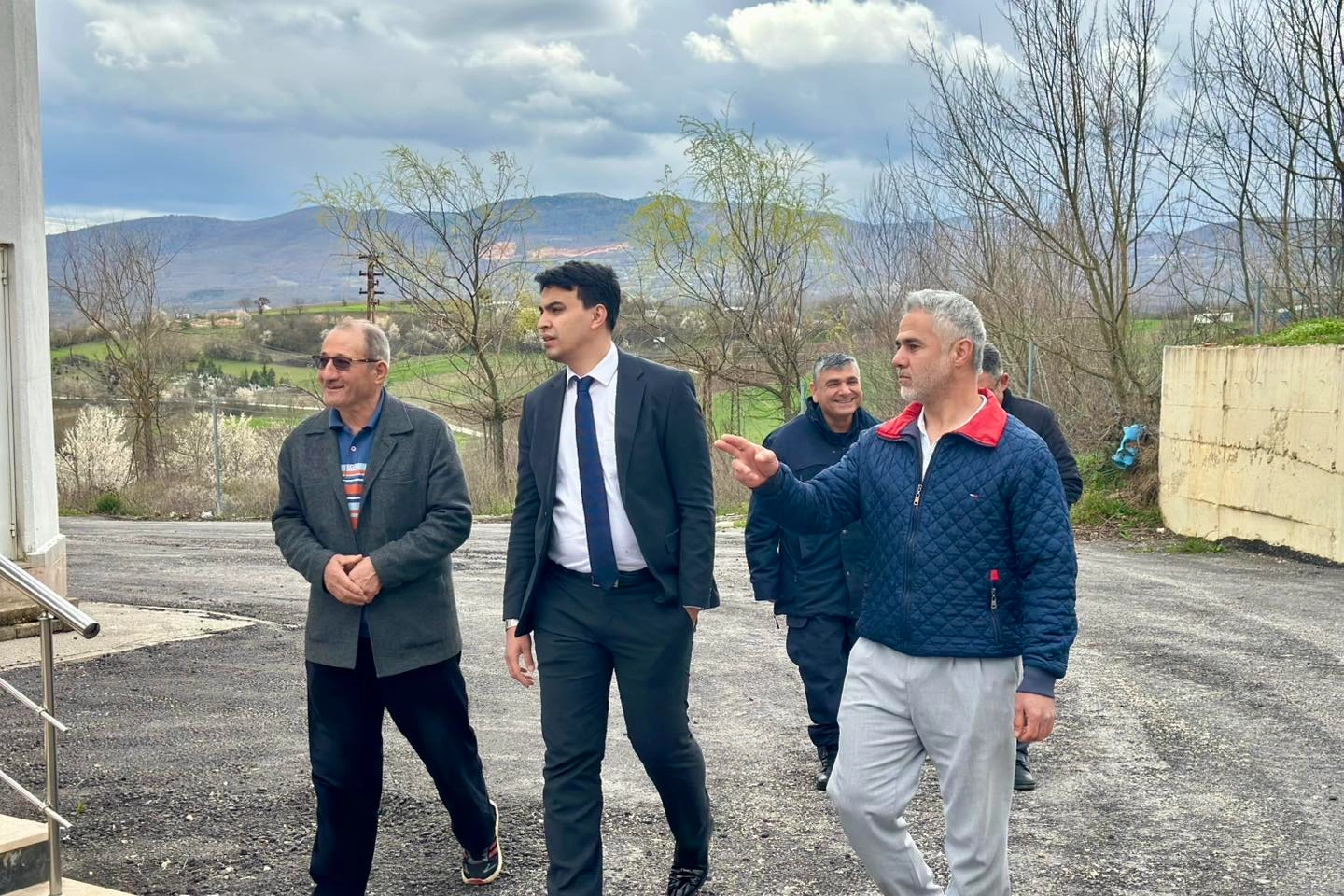 Kaymakam Kara, G&uuml;nyurdu K&ouml;y&uuml;&rsquo;nde incelemelerde bulundu