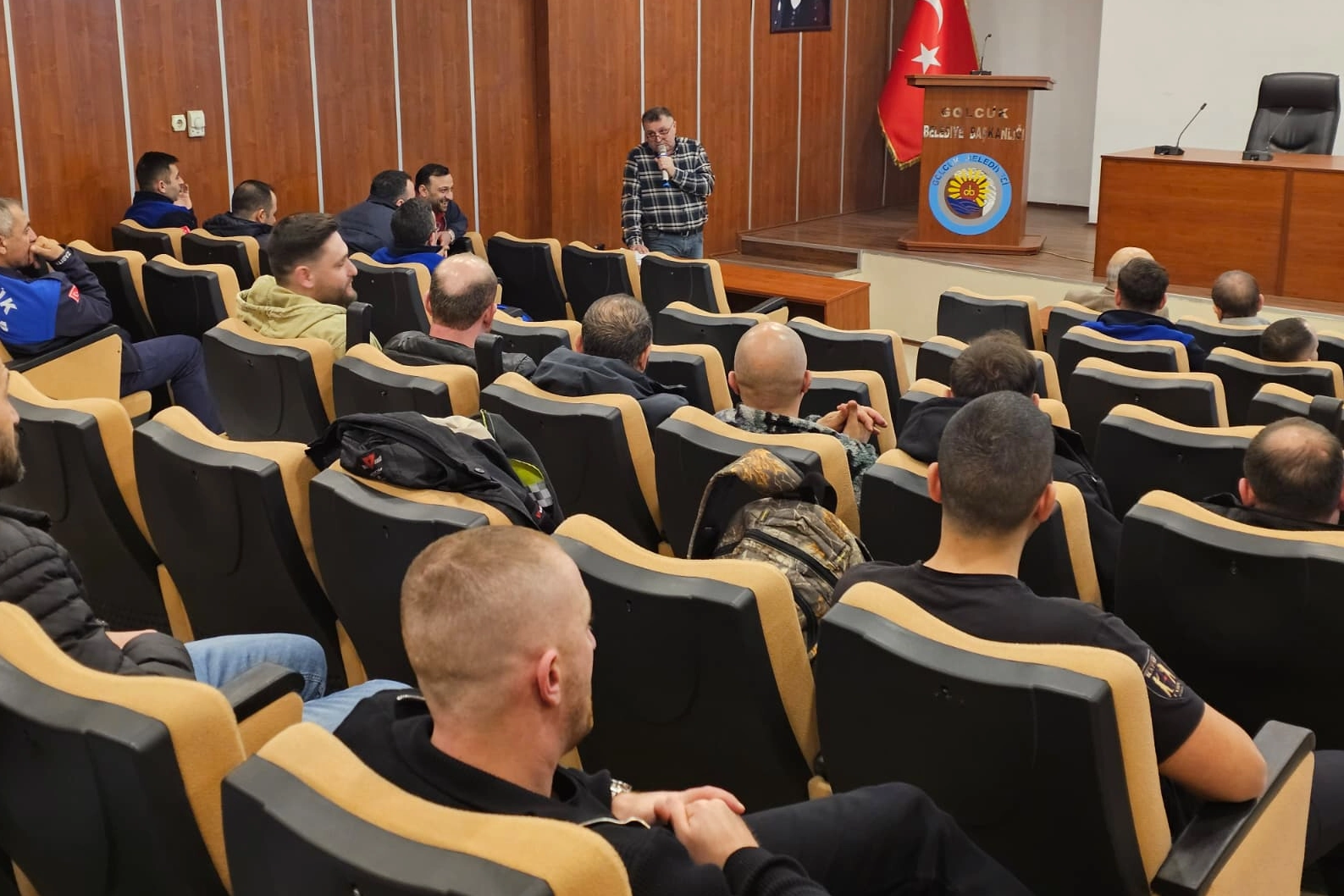 G&ouml;lc&uuml;k Belediyesi personeline trafik bilinci