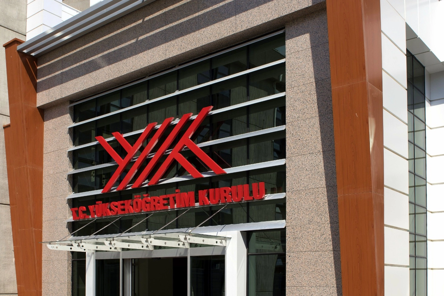 Y&Ouml;K&rsquo;ten doktora ve lisans&uuml;st&uuml; eğitimde yeni d&uuml;zenlemeler