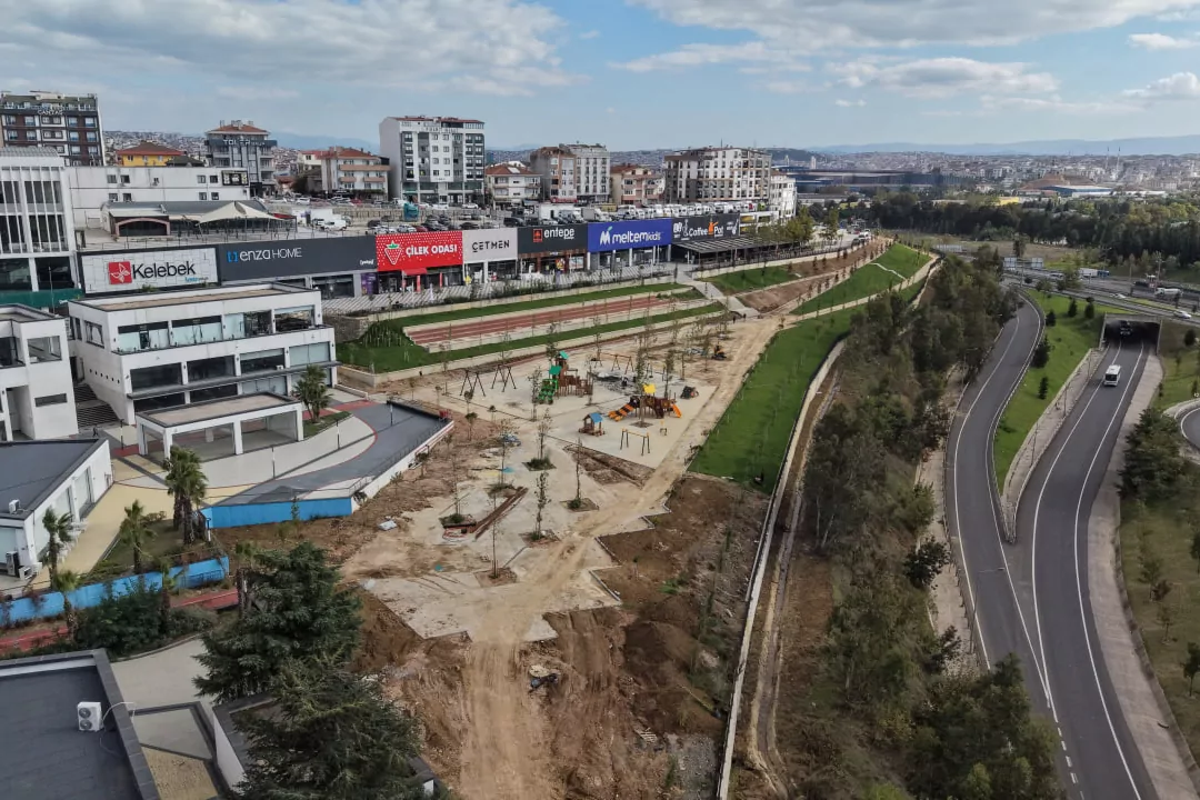 &Ccedil;ayırova'da FSM Parkı'nda &ccedil;alışmalar hızla s&uuml;r&uuml;yor