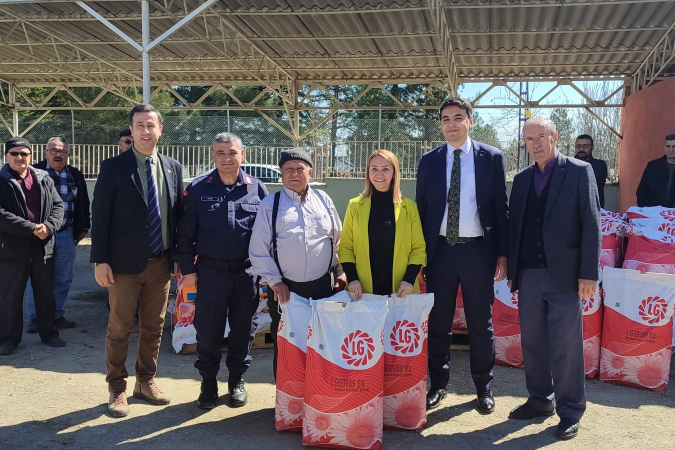 Bilecik Pazaryeri&rsquo;nde &ccedil;ift&ccedil;iye can suyu