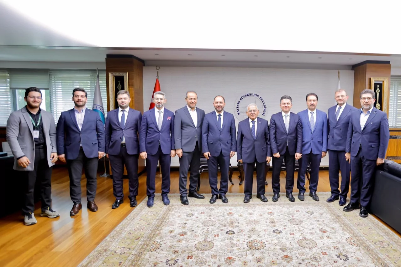 Kayseri B&uuml;y&uuml;kşehir'den Yeşilay'a tam destek