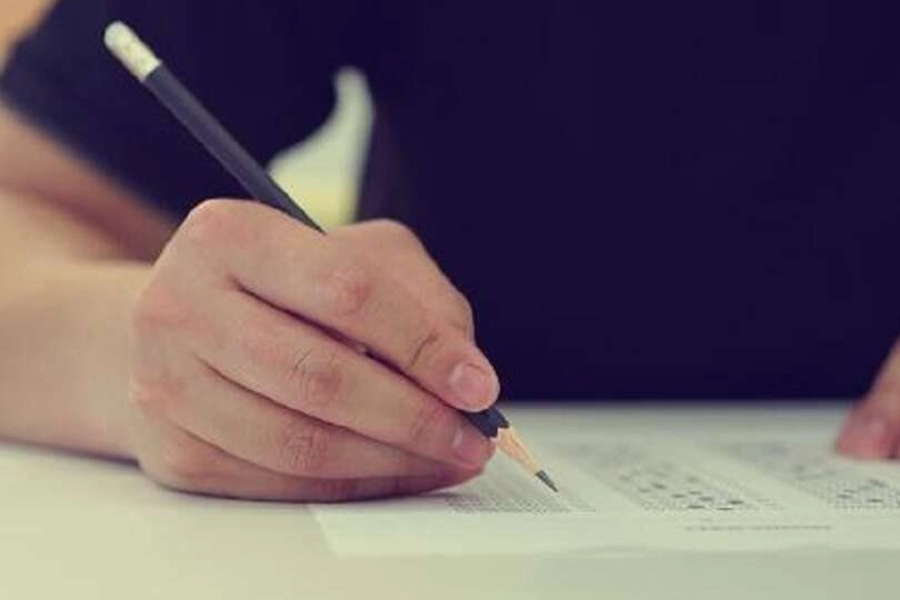 Kocaeli İzmit'te &uuml;niversite adaylarına destek