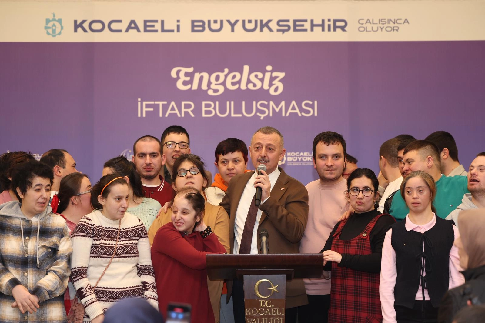 Kocaeli B&uuml;y&uuml;kşehir&rsquo;den &ouml;zel bireylerle iftar