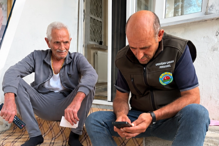Malazgirt'te &ccedil;ift&ccedil;i Odaya değil, Ziraat Odası &ccedil;ift&ccedil;iye gitti!
