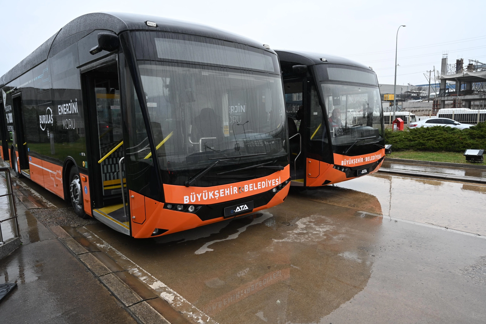 Bursa'ya 55 yeni elektrikli otob&uuml;s geliyor... Kayapa ve Kuru&ccedil;eşme&rsquo;de katı atık tesisi planına onay