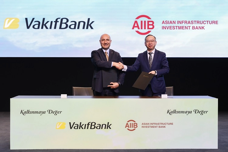 VakıfBank&rsquo;tan deprem b&ouml;lgesine 300 milyon dolarlık finansman