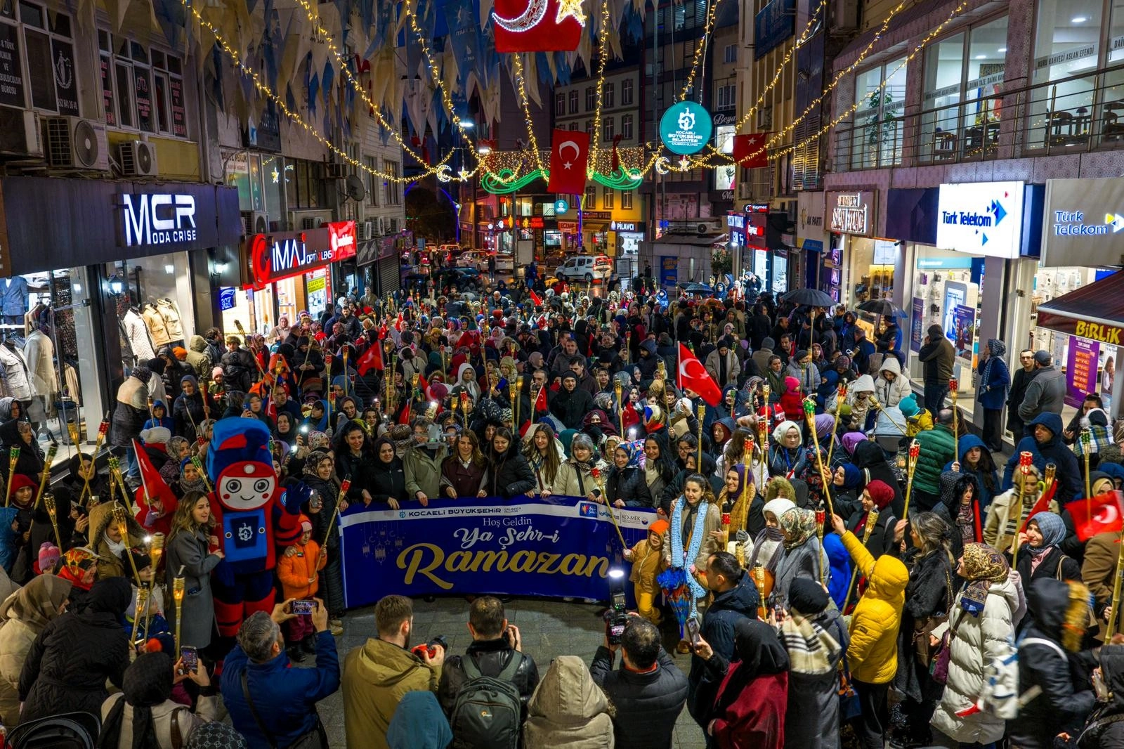 Gebze'de Ramazan'a &ouml;zel 'Fener Alayı'