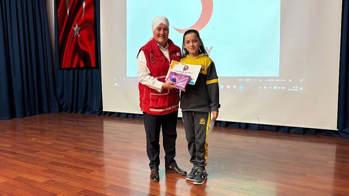 Hendek’te Kızılay Haftası Etkinlikleri