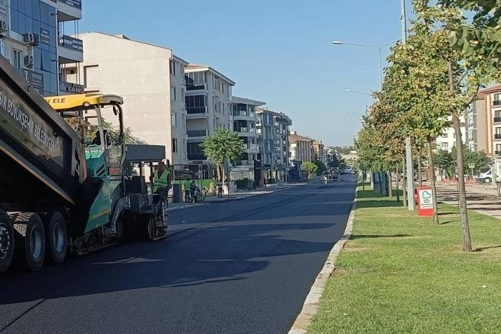 Balıkesir Altıeyl&uuml;l&rsquo;de Savaştepe Caddesi modern y&uuml;z&uuml;ne kavuştu