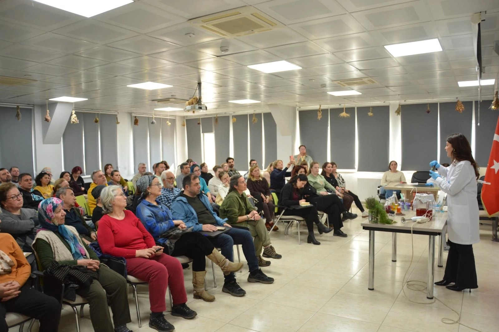 Balıkesir&rsquo;de BA&Ccedil;EM&rsquo;in &ldquo;Ayın At&ouml;lyesi&rdquo; ilgi odağı oldu