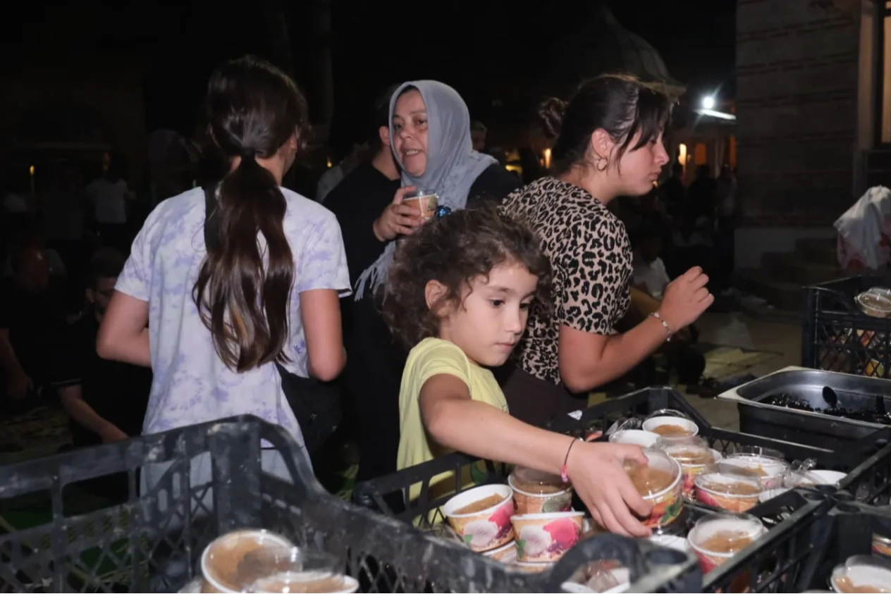 Bursa İneg&ouml;l Belediyesi kandil geleneğini s&uuml;rd&uuml;rd&uuml;