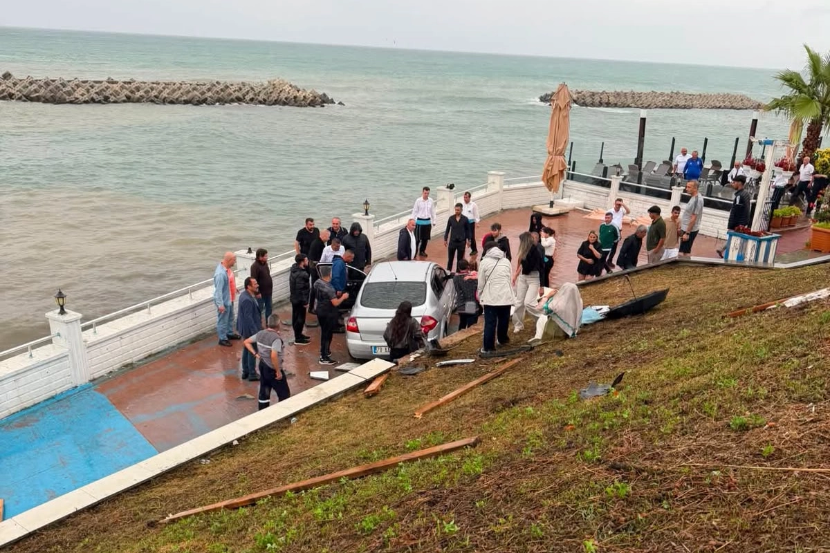 D&uuml;zce Ak&ccedil;akoca'da korkutan kaza