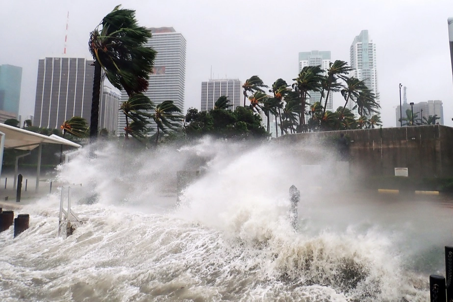Doğal afetler sigorta sekt&ouml;r&uuml;n&uuml; zorluyor... K&uuml;resel ekonomik kayıplar 260 milyar dolar oldu