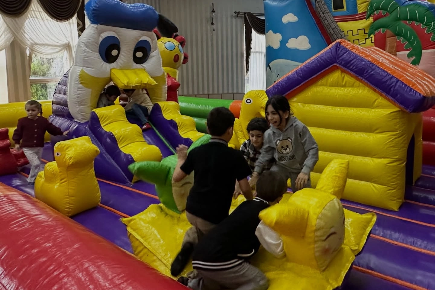 G&ouml;lc&uuml;k'te &ccedil;ocuklar ara tatilde eğlendi