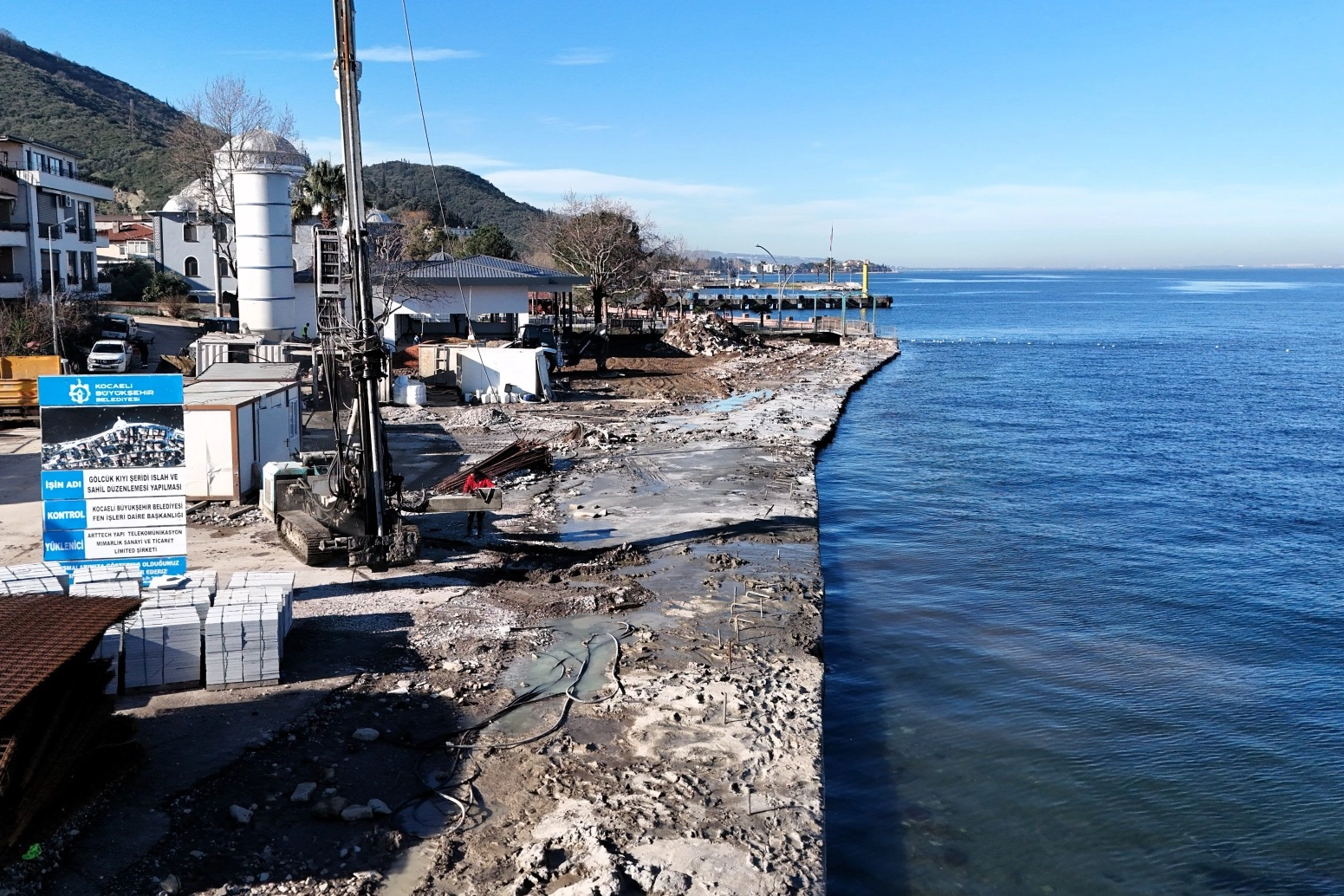 Kocaeli&rsquo;de Ulaşlı sahili dalga kırıcıyla g&uuml;&ccedil;leniyor