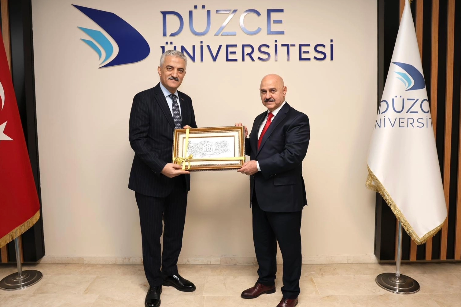 D&uuml;zce Valisi Makas&rsquo;tan D&Uuml; Rekt&ouml;r&uuml; S&ouml;zbir&rsquo;e ziyaret