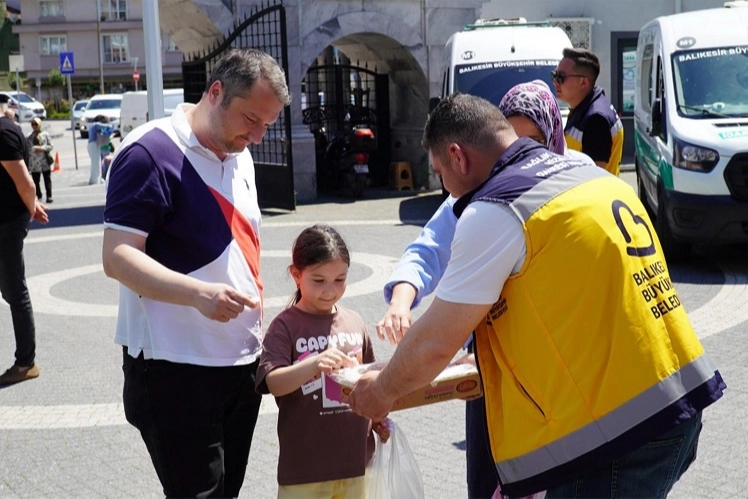 Balıkesir B&uuml;y&uuml;kşehir bayramda da vatandaşın yanında