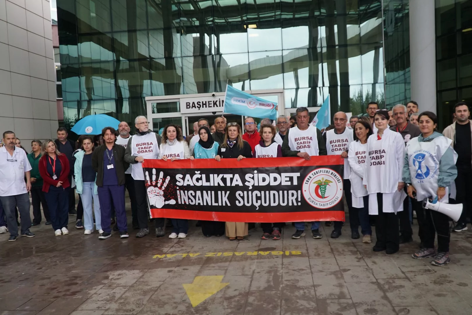 Mudanya&rsquo;da sağlık &ouml;rg&uuml;tleri sağlık &ccedil;alışanına şiddete karşı toplandı