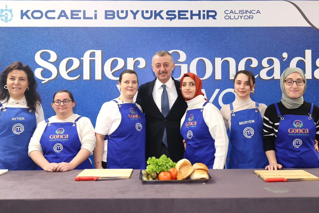 Kocaeli&rsquo;de engelsiz merkezde yemek yarışması