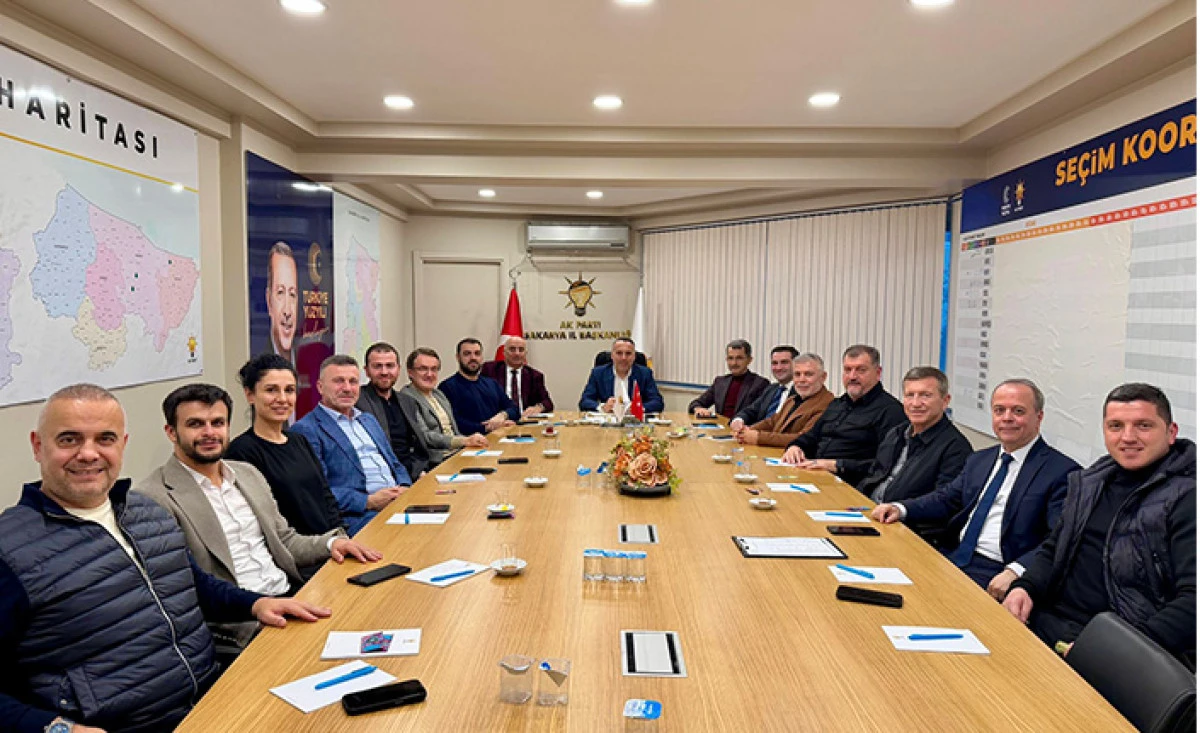 AK Parti Sakarya Teşkilatı’nda Değerlendirme Toplantıları Yapıldı