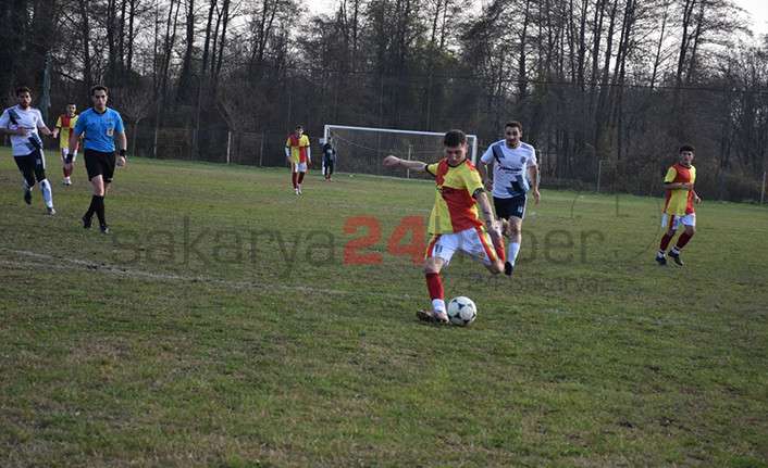 Akova Barışspor Hendek Gençlik Engelini 4 Golle Aştı