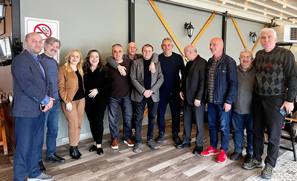 Anılar Tazelendi: 1983-1984 Yılı Hendek Lisesi Mezunları Buluştu