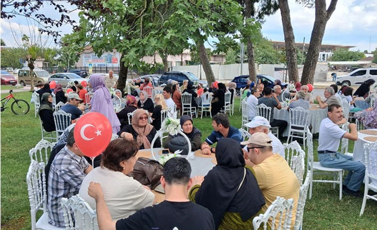 Aziz Duran Park'ta Aşure Bereketi: Birlik ve Dayanışma Mesajları Verildi