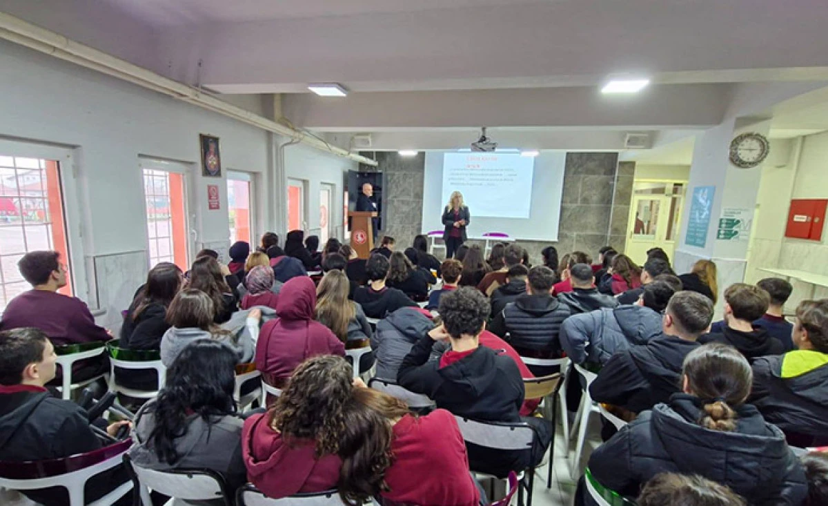 Bilimsel Sağlık Eğitimi Gen&ccedil;lerin &Ccedil;evresel ve Biyolojik Riskleri Doğru Okumasını Sağlıyor