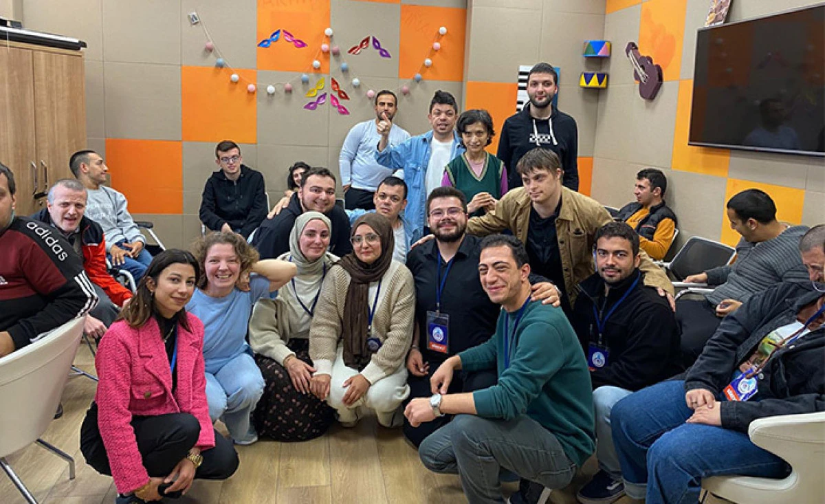 Birlikte G&uuml;l&uuml;nen On Haftada &ldquo;Sevgiye Engel Yok&rdquo;