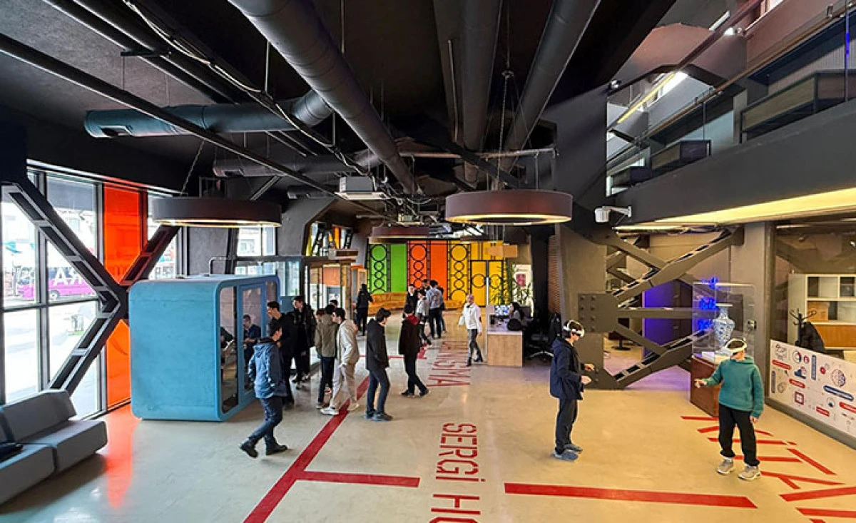 B&uuml;y&uuml;kşehir DİGEM&rsquo;de Gen&ccedil;leri Teknolojiyle Buluşturdu