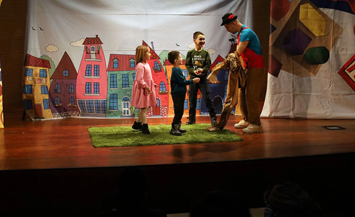 B&uuml;y&uuml;kşehir, Ocak Ayında Bin 500 &Ccedil;ocuğu Tiyatroyla Buluşturdu