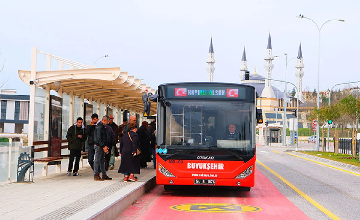 B&uuml;y&uuml;kşehir&rsquo;den Ramazan&rsquo;a &Ouml;zel D&uuml;zenleme: Metrob&uuml;sler Ek Sefer Yapacak