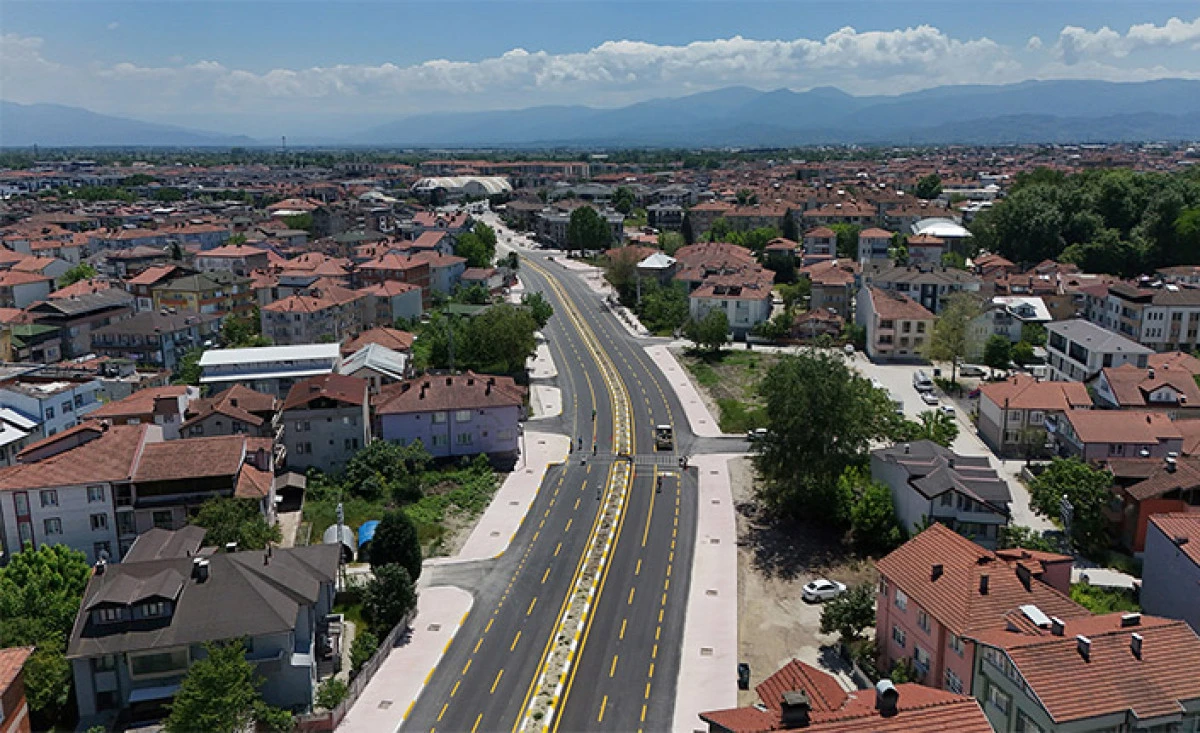 &Ccedil;izgileri &Ccedil;ekildi, Yaya Ge&ccedil;itleri Tamamlandı: Alpaslan T&uuml;rkeş Caddesi&rsquo;nde Modern Ulaşım D&ouml;nemi