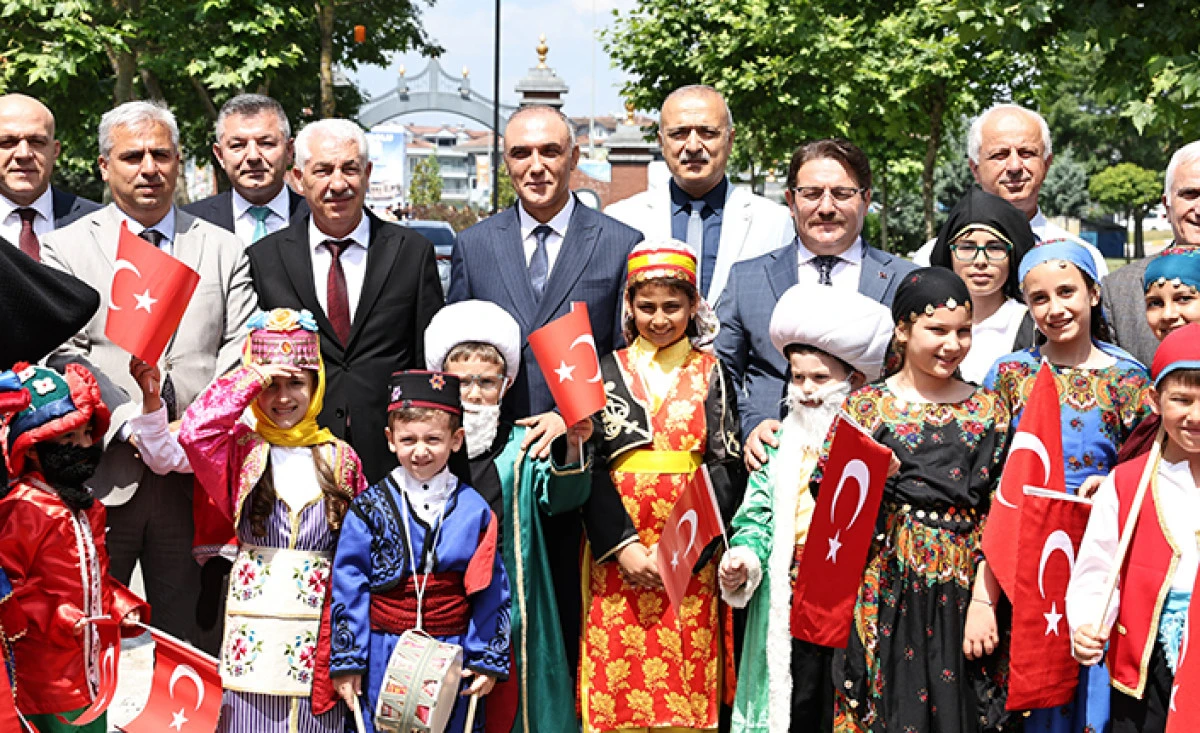 Dilimizin Zenginlikleri Yıl Sonu Şenliği Yoğun Katılımla Ger&ccedil;ekleştirildi