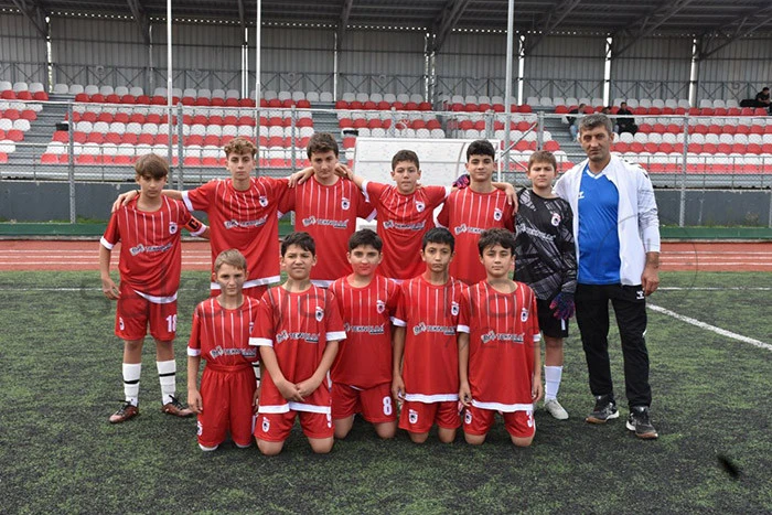 Hendekgücü:4  Kazimiyespor:1