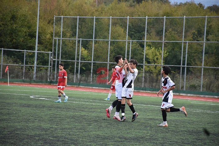 Hendekgücü:4  Kazimiyespor:1