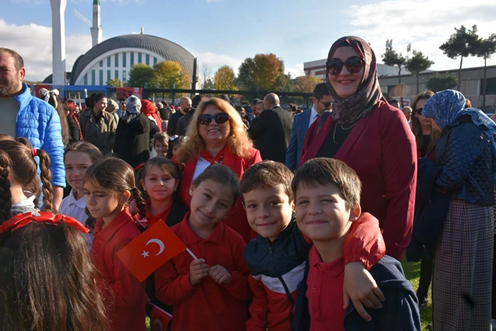 Cumhuriyetin 102. Yılında Hendek’te Çoşku Dolu Kutlama