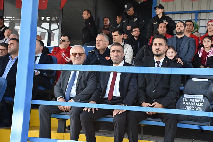 Cumhuriyetin 102. Yılında Hendek’te Çoşku Dolu Kutlama