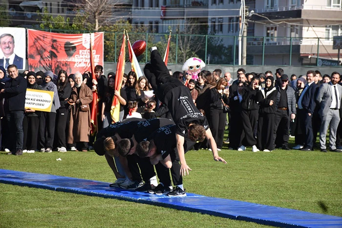 Cumhuriyetin 102. Yılında Hendek’te Çoşku Dolu Kutlama