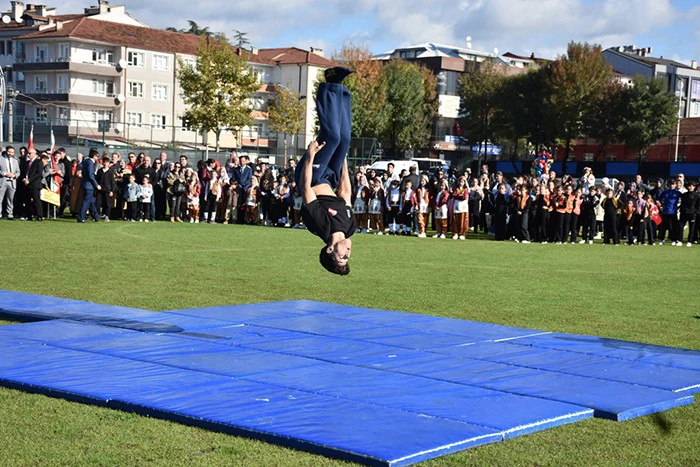 Cumhuriyetin 102. Yılında Hendek’te Çoşku Dolu Kutlama