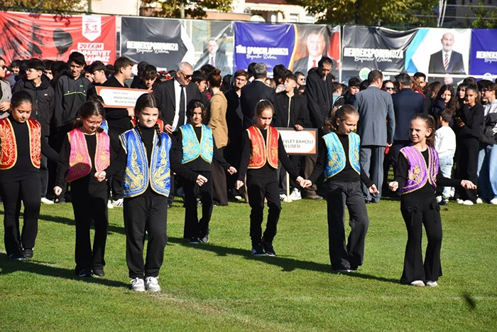 Cumhuriyetin 102. Yılında Hendek’te Çoşku Dolu Kutlama