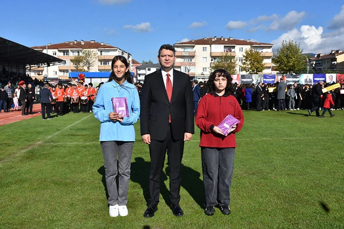 Cumhuriyetin 102. Yılında Hendek’te Çoşku Dolu Kutlama