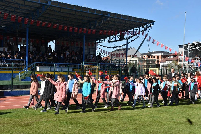 Cumhuriyetin 102. Yılında Hendek’te Çoşku Dolu Kutlama