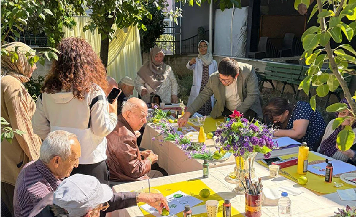 D&uuml;nya Alzheimer G&uuml;n&uuml;&rsquo;nde Aynı Ağacın Altındayız Etkinliği