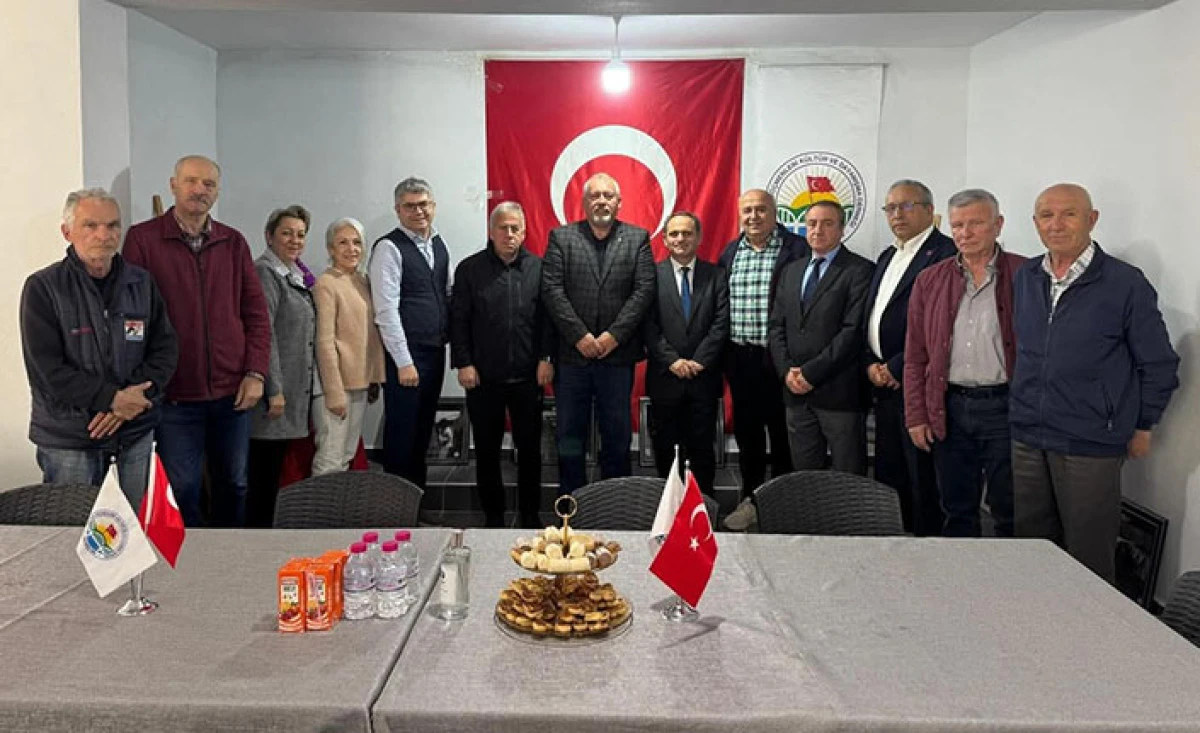 Ecevit Keleş: Sakarya&rsquo;da Geniş Kapsamlı Ziyaretlerle İstişarelerimizi S&uuml;rd&uuml;r&uuml;yoruz