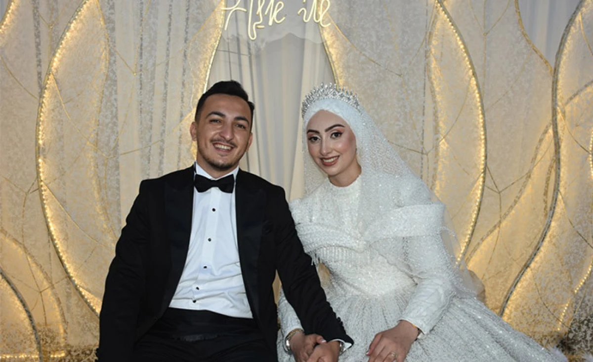 Elif Nur ve Emir Alet &Ccedil;ifti Yapılan D&uuml;ğ&uuml;n İle D&uuml;nya Evine Girdiler