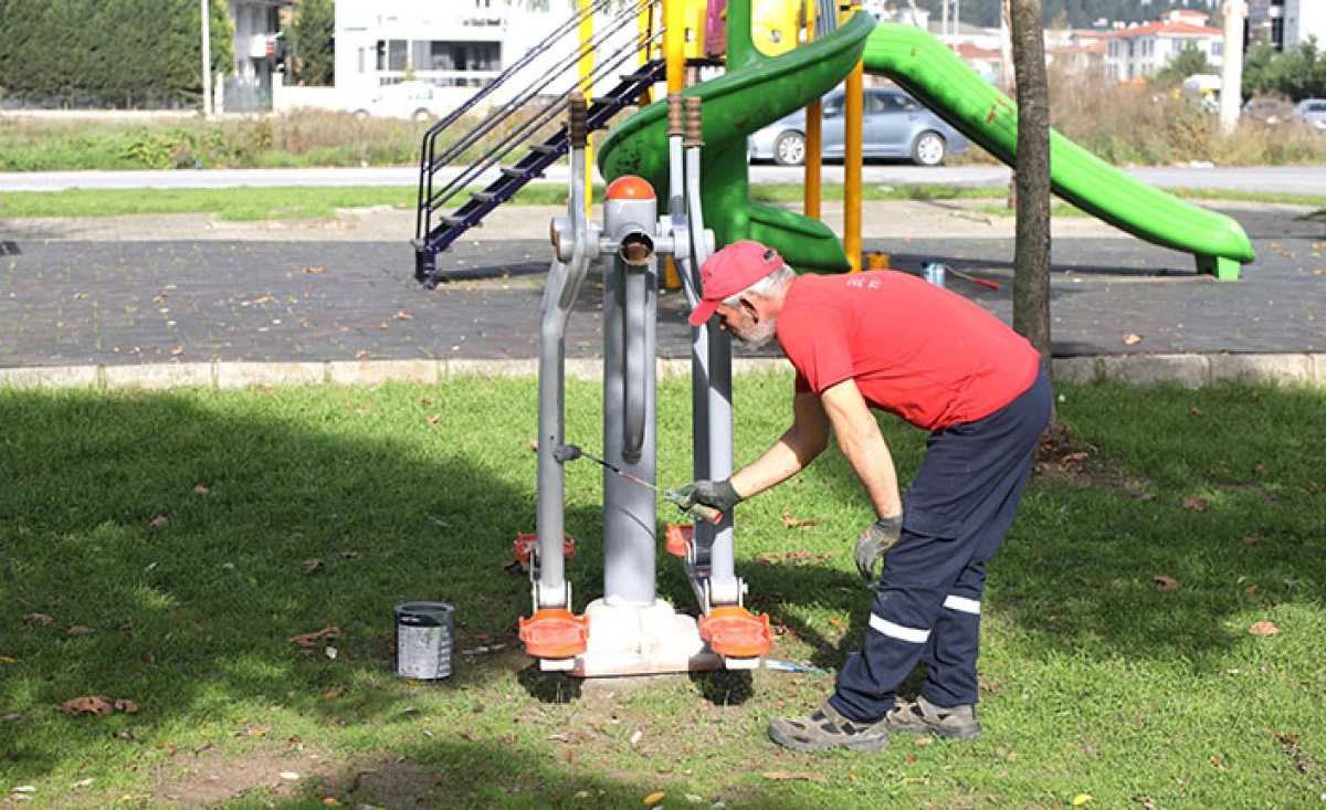 Erenler’de Park Ve Bahçelerde Çalışmalar Hız Kesmiyor
